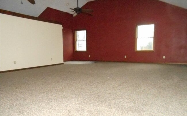 Building Photo - 2241 Vaness Dr