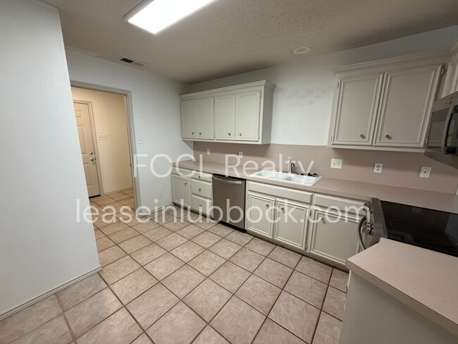 Building Photo - 8302 Raleigh Ave