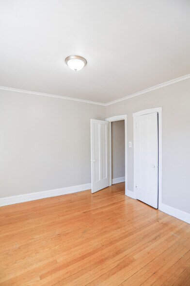 Building Photo - 5051 N Glenwood Ave