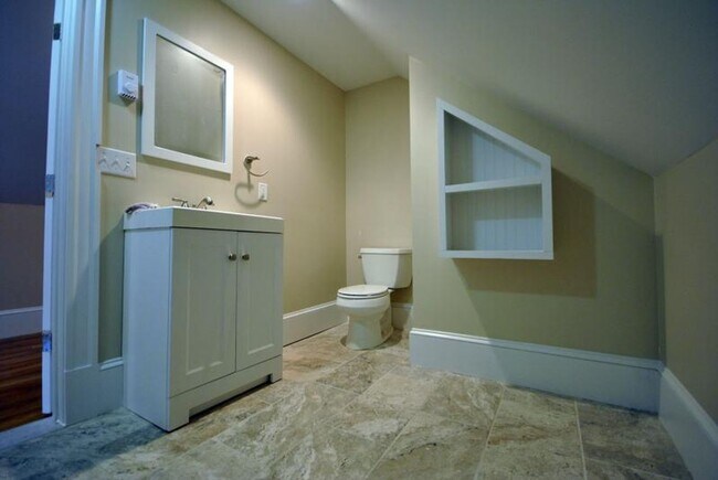 Building Photo - 4bed/2 bath in Brighton