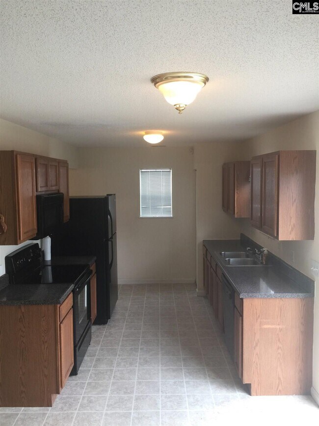 Building Photo - 194 Fox Grove Cir