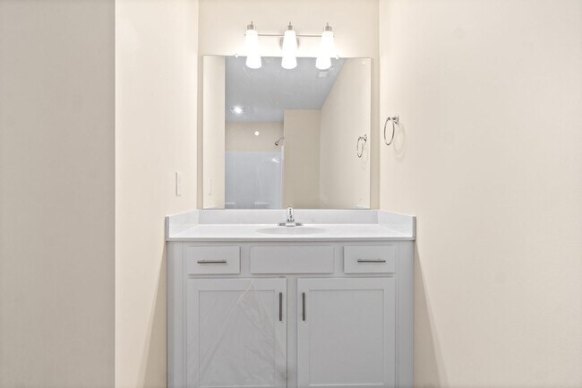 Building Photo - 2 Bedroom Apartment For Rent in Guthrie KY!