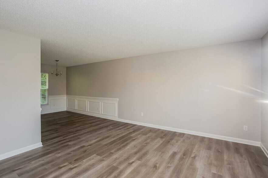 Building Photo - 3042 Willamette Valley Dr