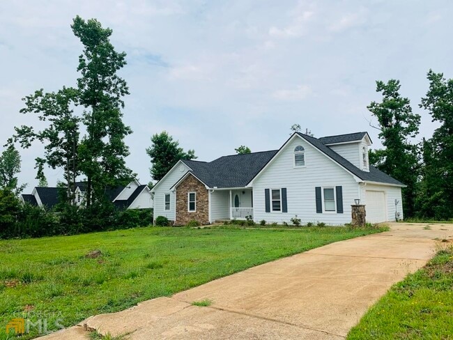 Building Photo - 61 Garden Hills Dr