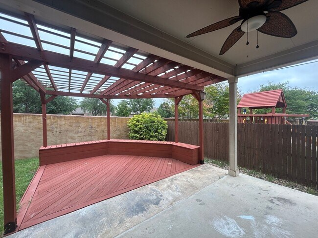 Building Photo - Gorgeous 4 Bed/ 3Bath house for rent! Avai...
