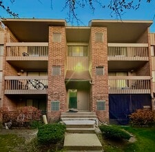 Building Photo - 1498 E Ports O Call Dr