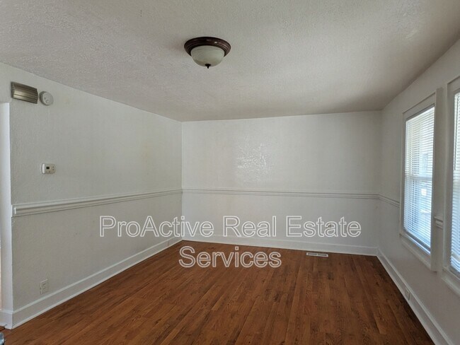 Building Photo - 1412 Melrose Pkwy