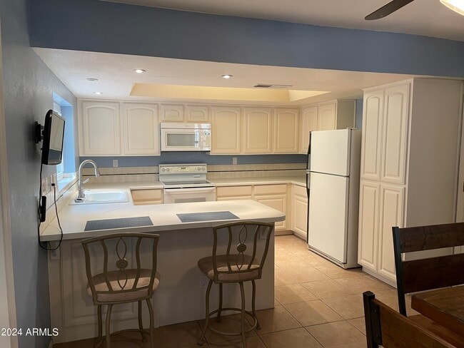 Building Photo - 8473 E Pierce St