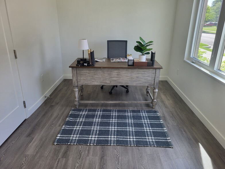 1st floor -entry office - 822 7th St