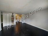Building Photo - Updated two bedroom off Colonial Drive - 50% off first month
