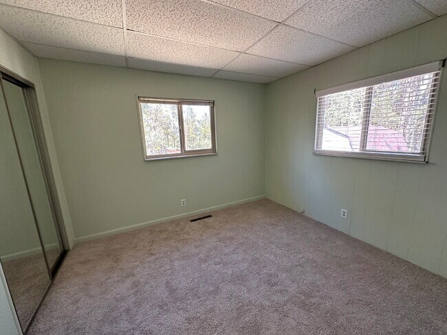 Building Photo - 20341 Maxwell Dr