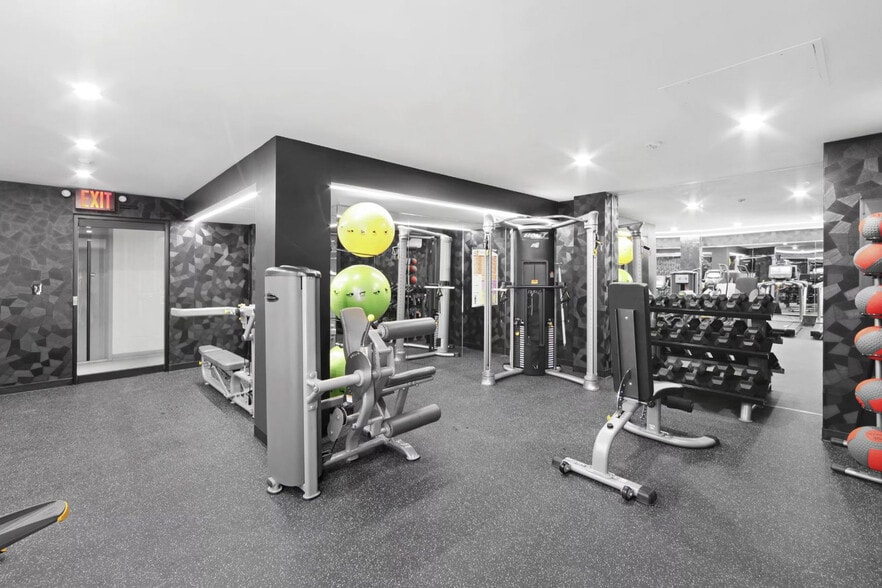 Building Photo - 400 E 58th St