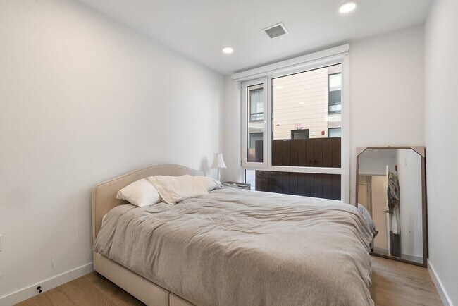 Building Photo - 457 W Broadway