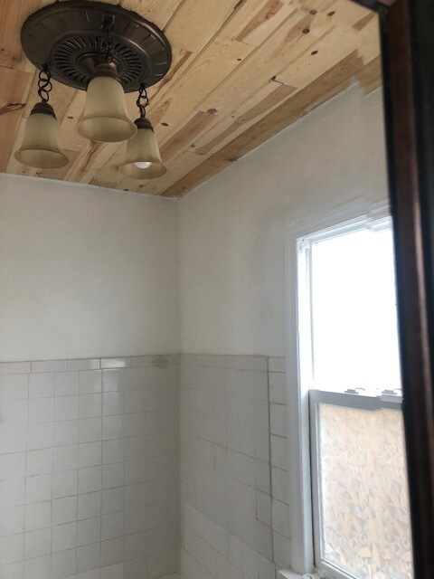 Bathroom - 14451 Union Ave