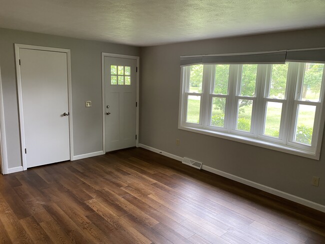 living room - 6517 Lake O Springs Ave NW