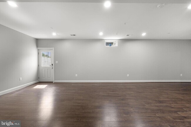 Building Photo - 945 Kayley Dr