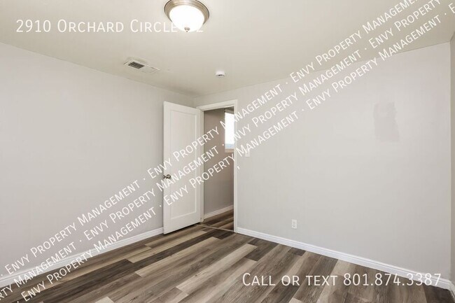 Building Photo - 2910 Orchard Cir