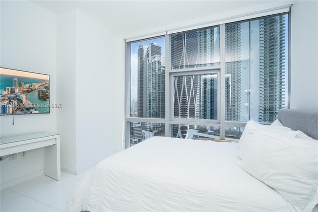 Building Photo - 851 NE 1st Ave