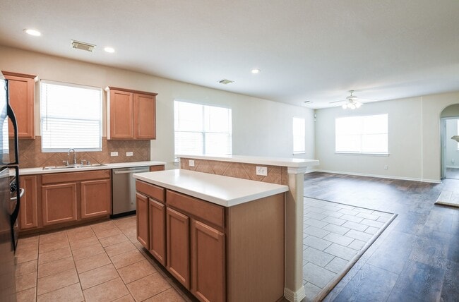 Building Photo - 2029 Creek Run Dr