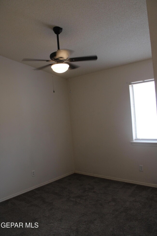 Building Photo - 14313 Island Point Dr