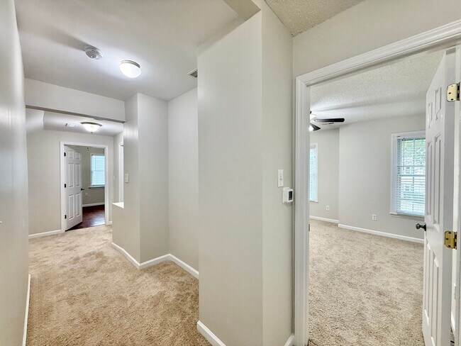 Building Photo - **OFFERING WAIVED APPLICATION FEES & $200 ...