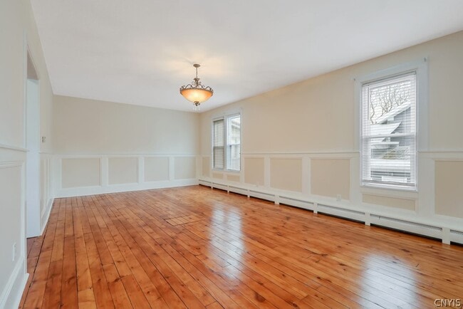 Building Photo - 206 E Genesee St