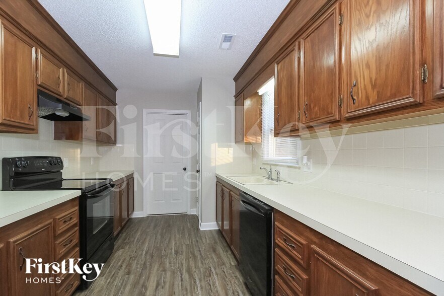 Building Photo - 2328 Pebble Creek Rd