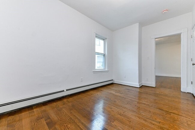 Building Photo - 45 Beech Glen St