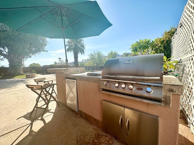 Building Photo - COMING SOON! AMAZING 3 Bedroom 3 Bathroom ...