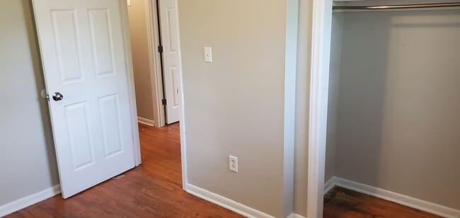 Building Photo - 3 bd, 2 ba house N cental Columbia, near V...