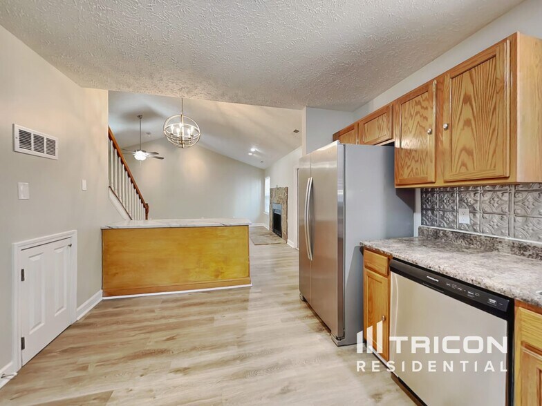 Building Photo - 141 Willowleaf Ln