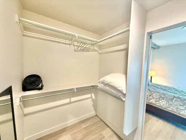 Building Photo - 360 W 200 S