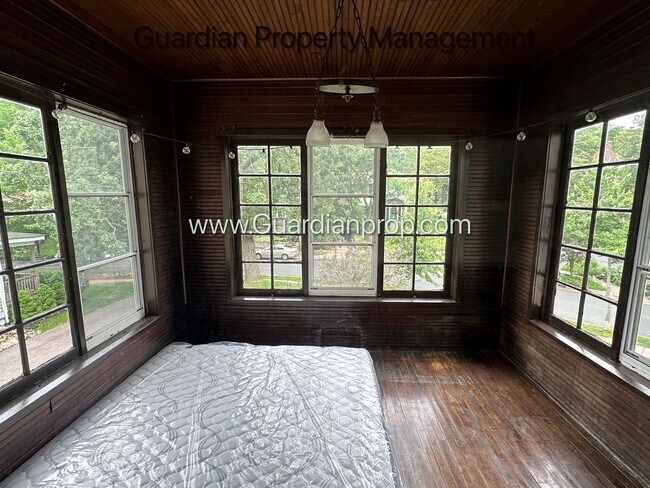 Building Photo - Spacious Prospect Park Upper Level, Sun Ro...