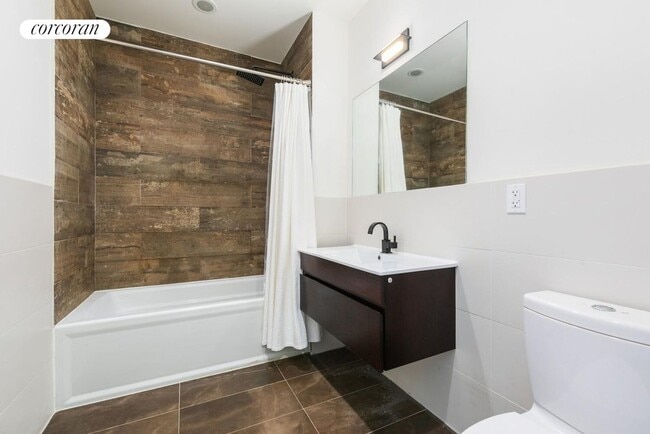 Building Photo - 42-60 Crescent Street 5B