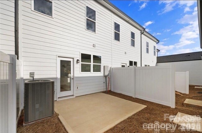 Building Photo - 8140 Jacey Ln