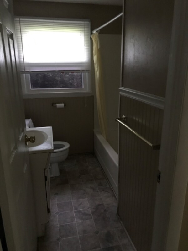 Building Photo - 356 Booher Ln