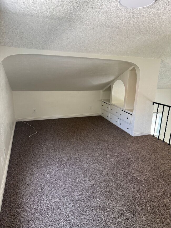Building Photo - 11184