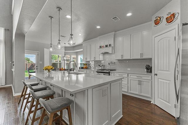Building Photo - 2245 Gulfstream Dr