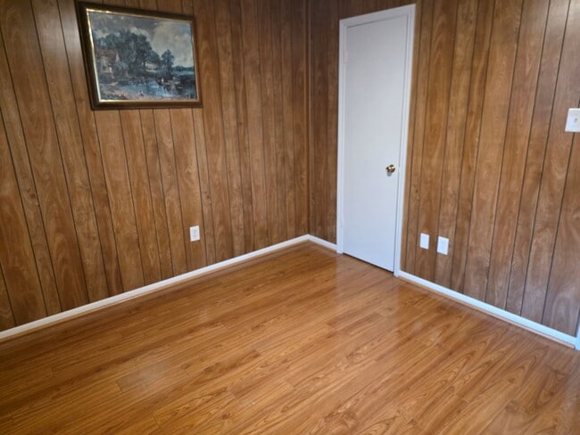 Building Photo - 2121 Redwood St