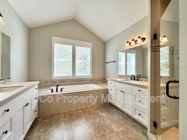 Building Photo - 13257 SW Maplecrest Ct