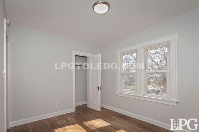 Building Photo - 2517 Montebello Rd