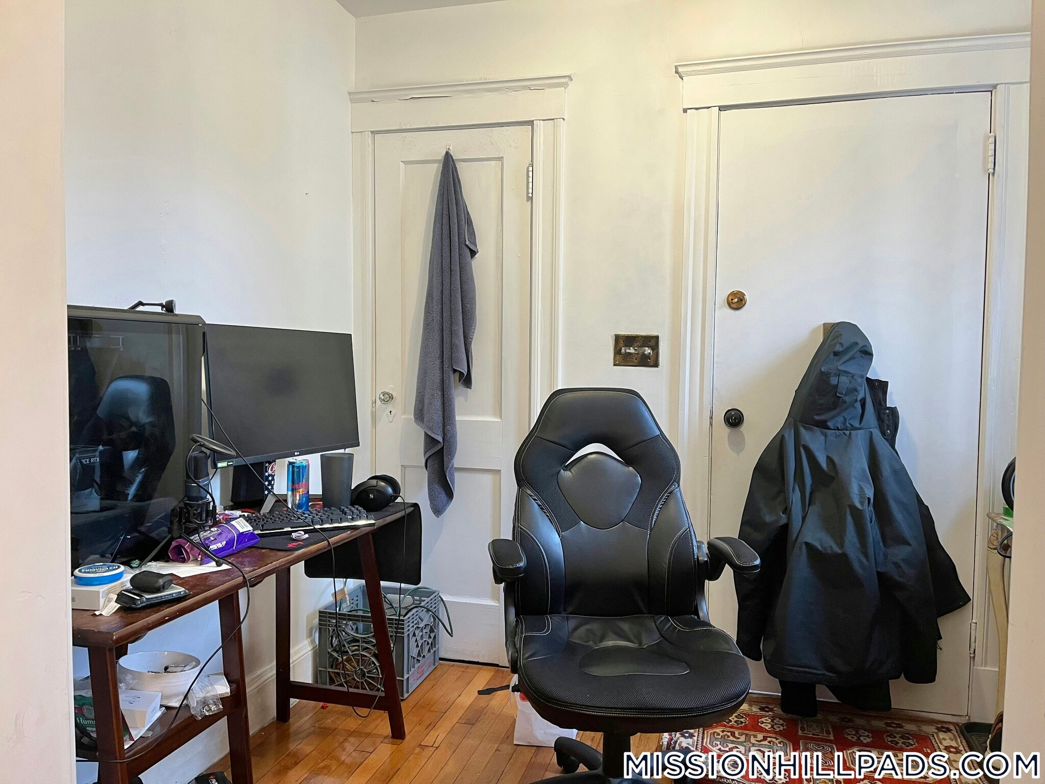 Building Photo - 2 Mission St