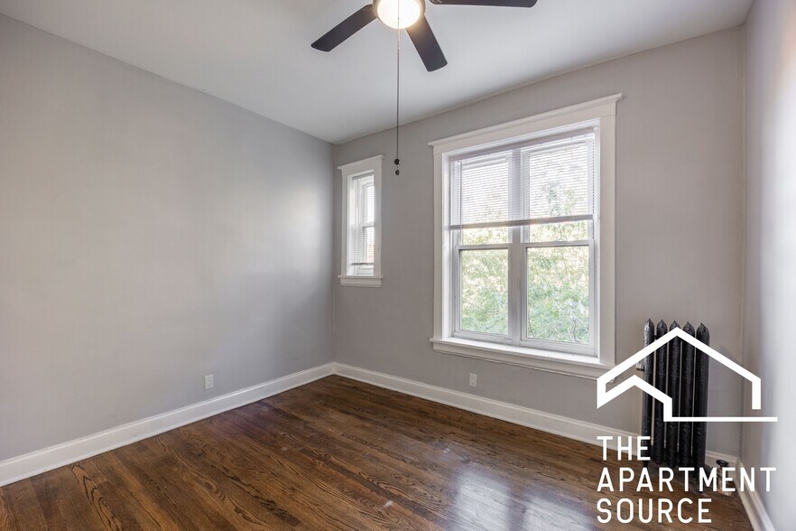 Building Photo - 6259 N Lakewood Ave