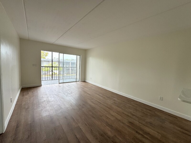 Building Photo - 3001 Thrush Dr