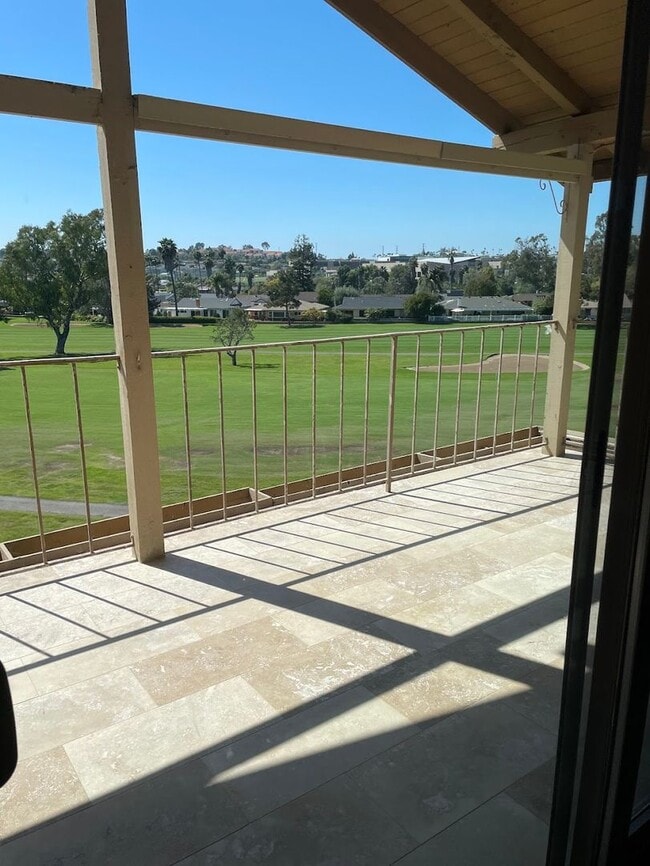 Building Photo - Gorgeous Upper Unit Condo in Fairway Knoll...