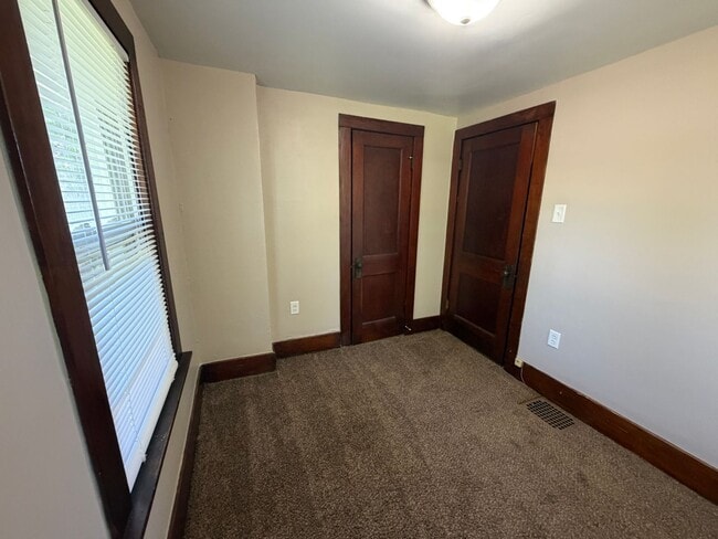 Building Photo - 3406 Robinwood Dr
