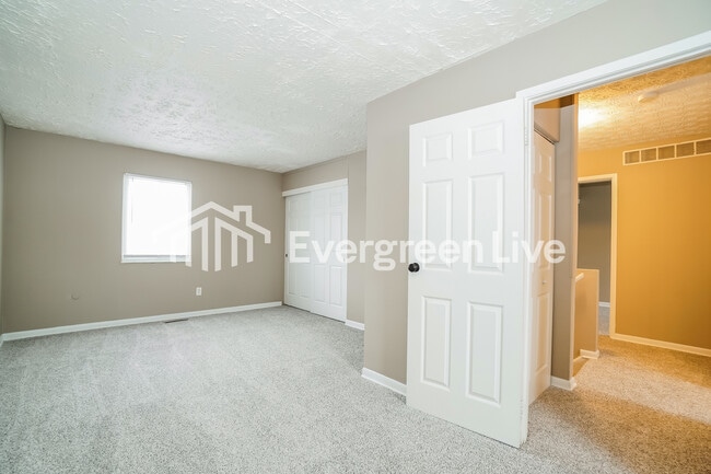 Building Photo - 2892 Gentry Ln