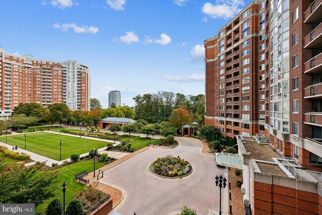 Building Photo - 5809 Nicholson Ln