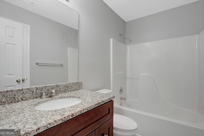 Building Photo - 569 N Fairfield Dr