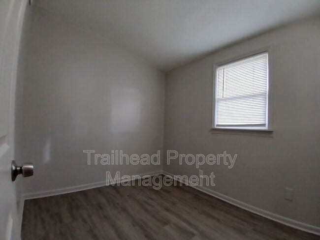 Building Photo - 519 Maier Dr